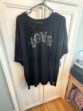 Torrid Oversized Heritage Jersey Destruction Tee Love Floral EMB Deep Black